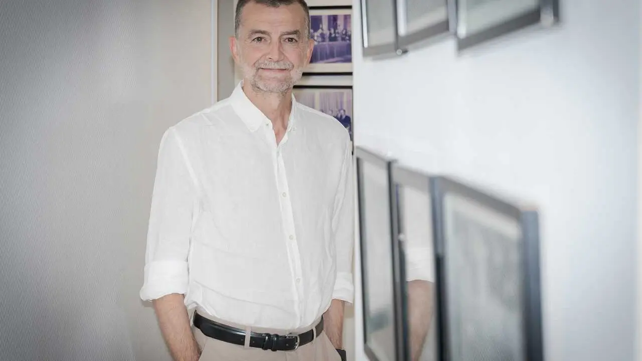 El coordinador federal de IU, Antonio Ma&iacute;llo, durante una entrevista para Europa Press, a 6 de agosto de 2026, en Madrid (Espa&ntilde;a). Antonio Ma&iacute;llo Ca&ntilde;adas es un fil&oacute;logo, profesor de educaci&oacute;n secundaria y pol&iacute;tico espa&ntilde;ol que actualmente ejerce como el co