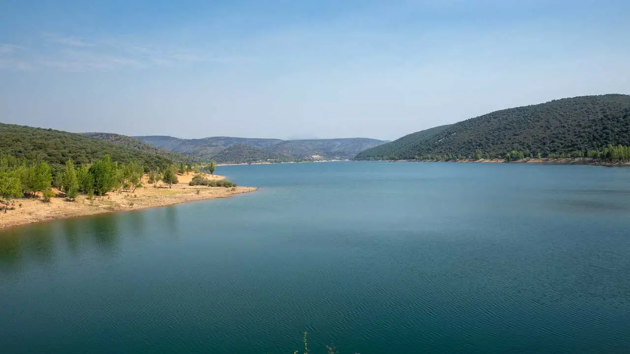 Archivo - Embalse de Bele&ntilde;a, a 23 de julio de 2026, en La Mierla, Guadalajara, Castilla-La Mancha (Espa&ntilde;a). 