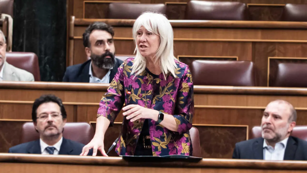 Archivo - La diputada de Junts, Marta Madrenas, toma posesi&oacute;n durante un pleno en el Congreso de los Diputados, a 11 de junio de 2026, en Madrid (Espa&ntilde;a). 