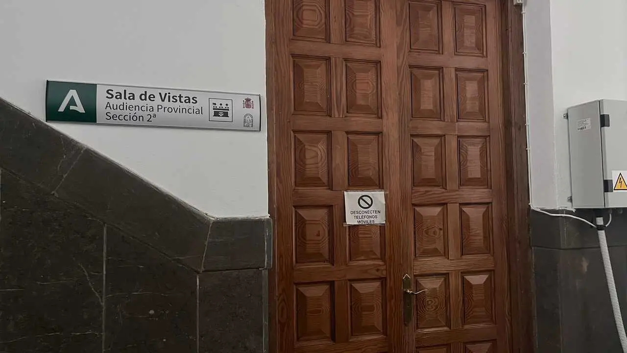 Archivo - Sala de vistas de la Secci&oacute;n Segunda de la Audiena Provincial de Granada.