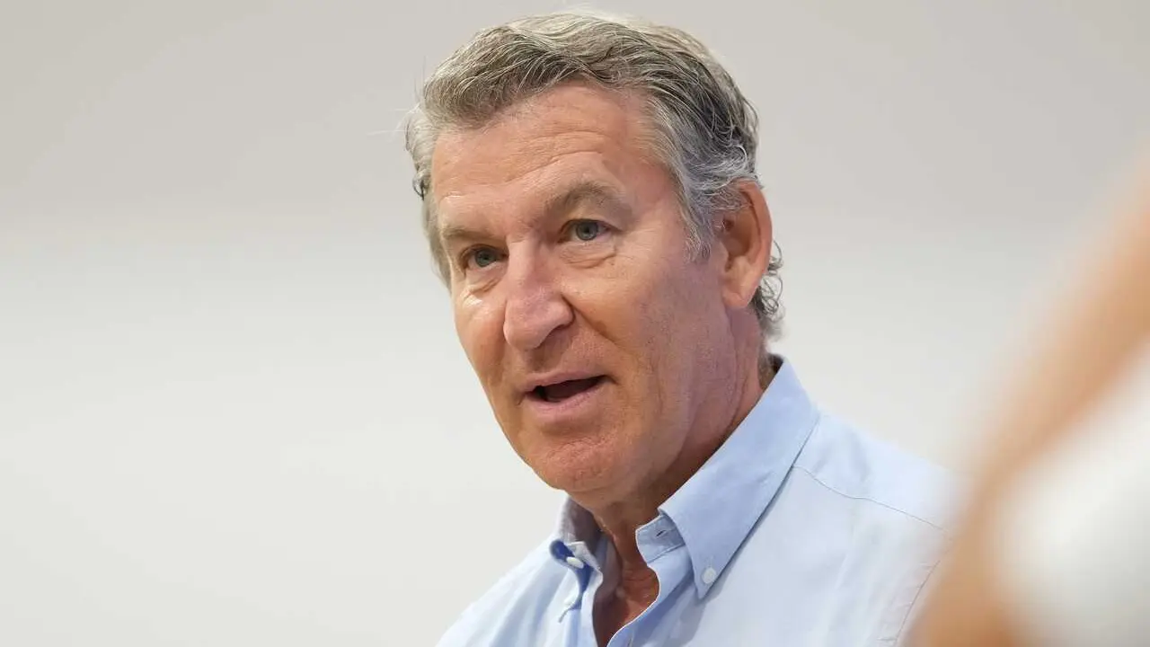 El presidente del Partido Popular, Alberto N&uacute;&ntilde;ez Feij&oacute;o, durante una entrevista para Europa Press, en la sede auton&oacute;mica del PPdeG, a 21 de agosto de 2026, en Santiago de Compostela, A Coru&ntilde;a, Galicia (Espa&ntilde;a). 