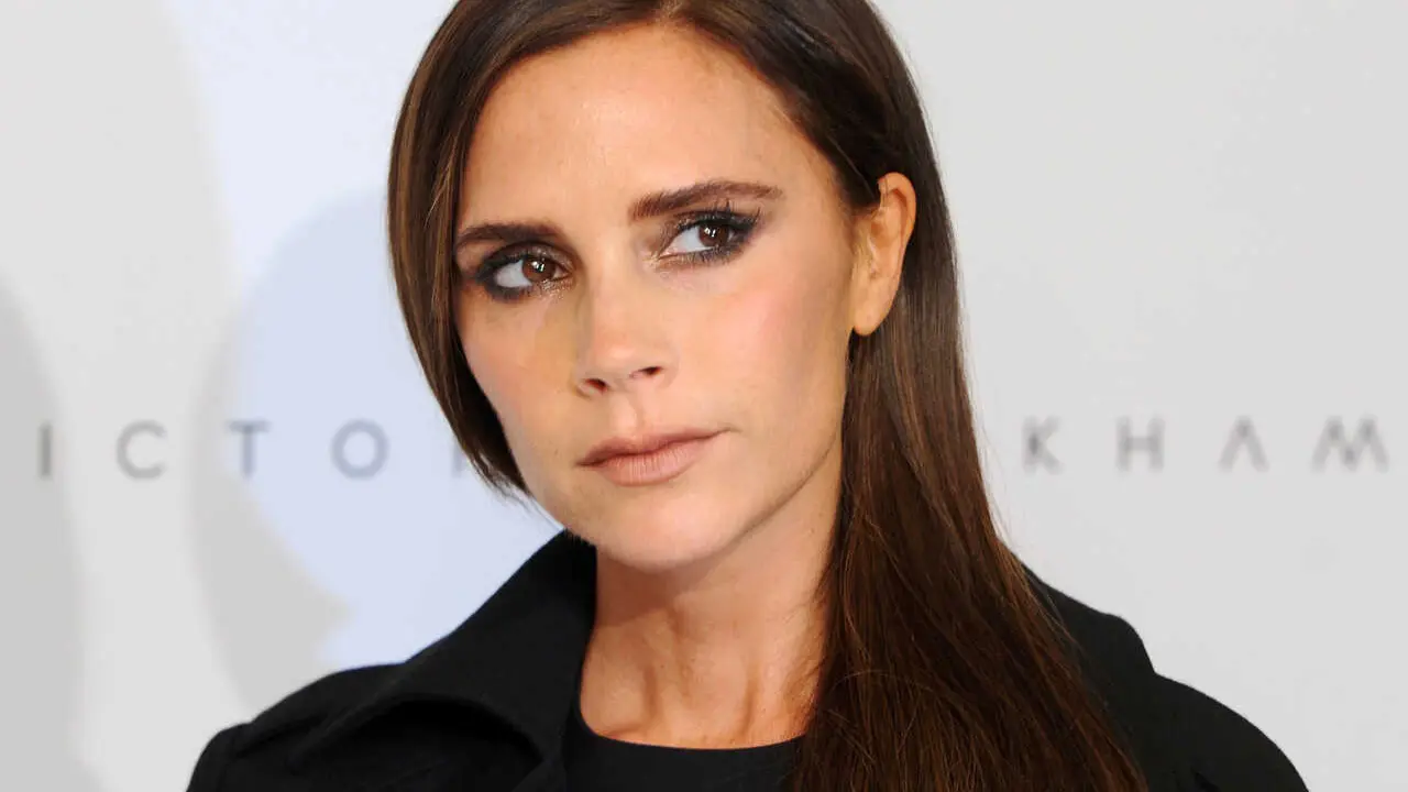 Archivo - FILED - 15 November 2013, Bavaria, Munich: British fashion designer Victoria Beckham poses for a picture during a visit to Munich. Reports said fashion designer Victoria Beckham decided to lay off 30 fashion workers, amid the Coronavirus crisis.