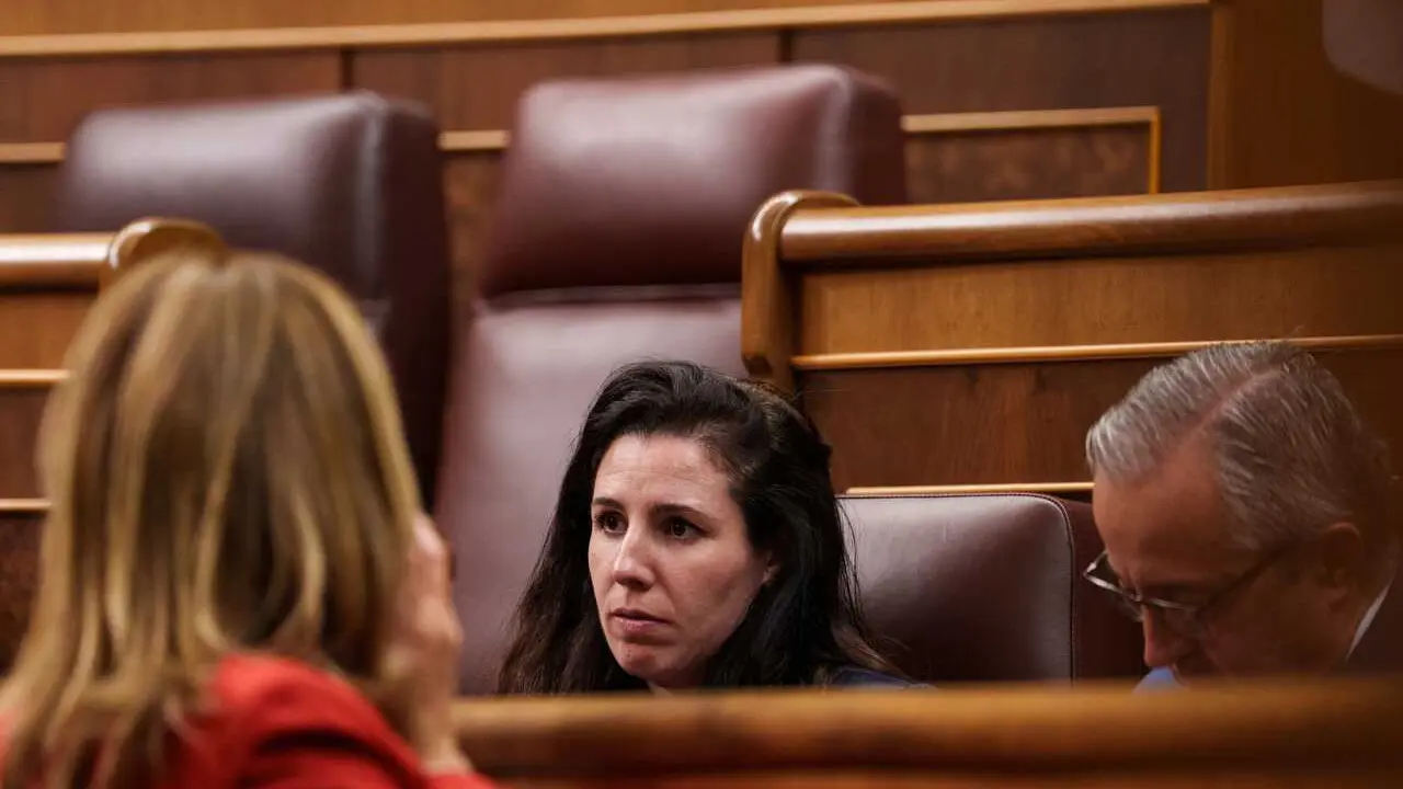 Archivo - La diputada de VOX Roc&iacute;o de Meer durante una sesi&oacute;n plenaria, en el Congreso de los Diputados, a 18 de noviembre de 2025, en Madrid (Espa&ntilde;a). El Pleno del Congreso debate y vota hoy la Proposici&oacute;n de Ley de modificaci&oacute;n de la Ley Org&aacute;nica 5/2000