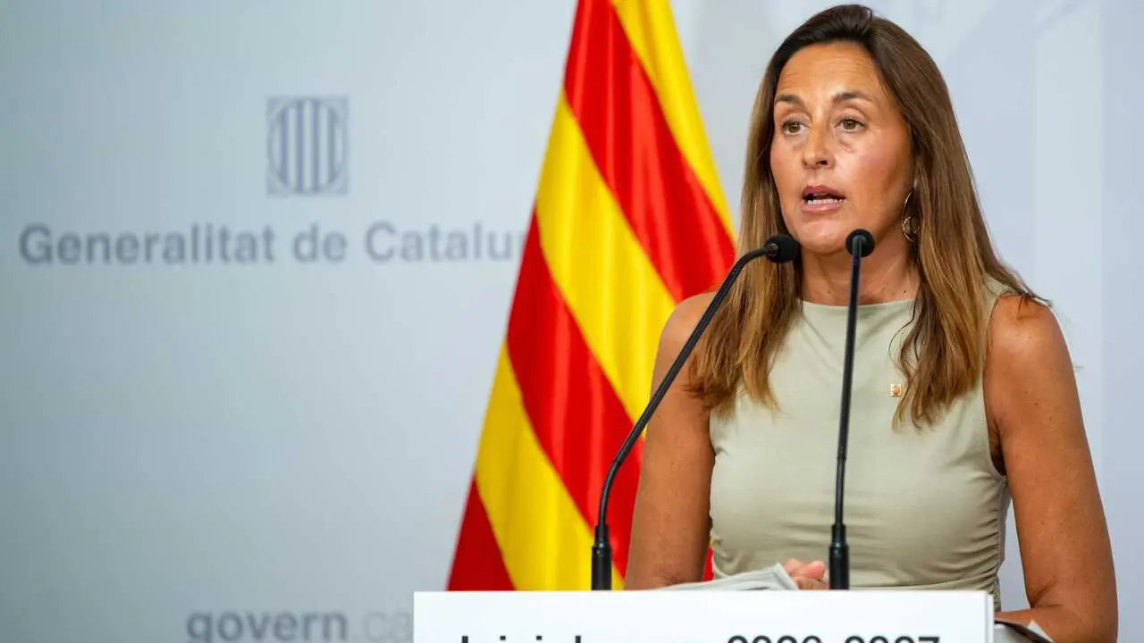 La consellera de Educaci&oacute;n de la Generalitat de Catalunya, Esther Niub&oacute;, durante una rueda de prensa sobre el arranque del nuevo curso escolar, a 31 de agosto de 2026, en Barcelona