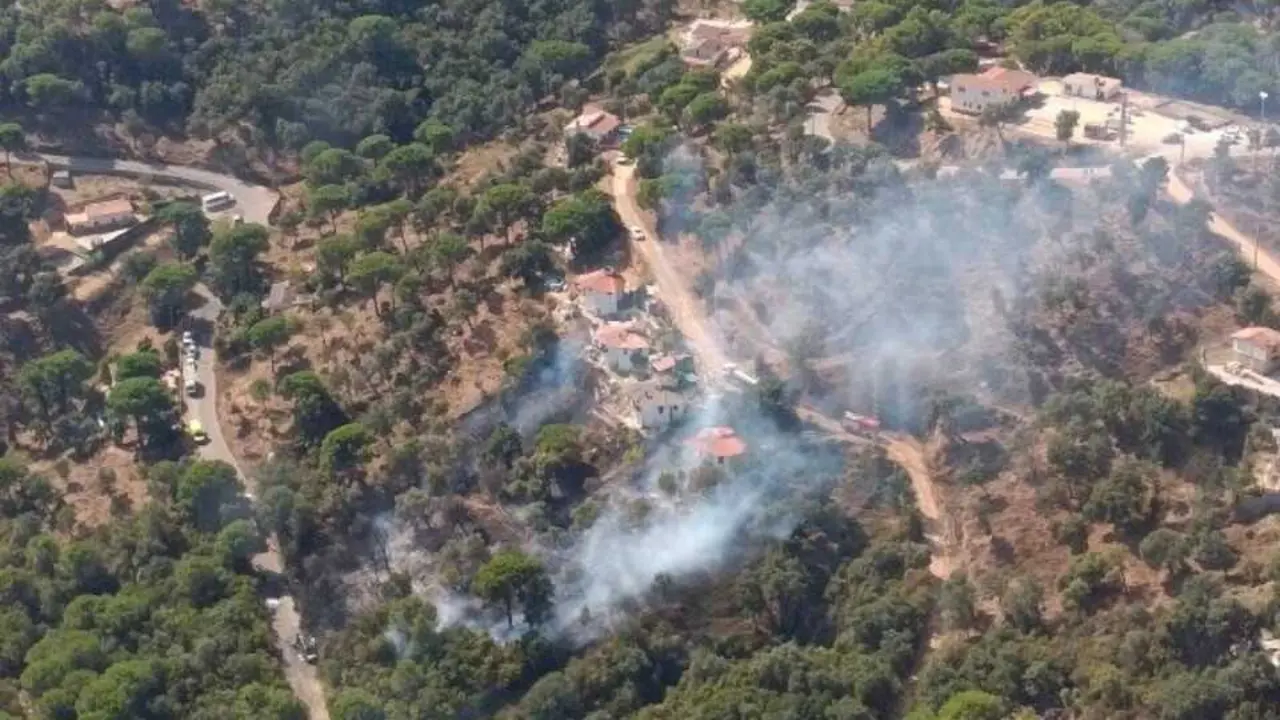 Imagen del incendio en Tordera (Barcelona)