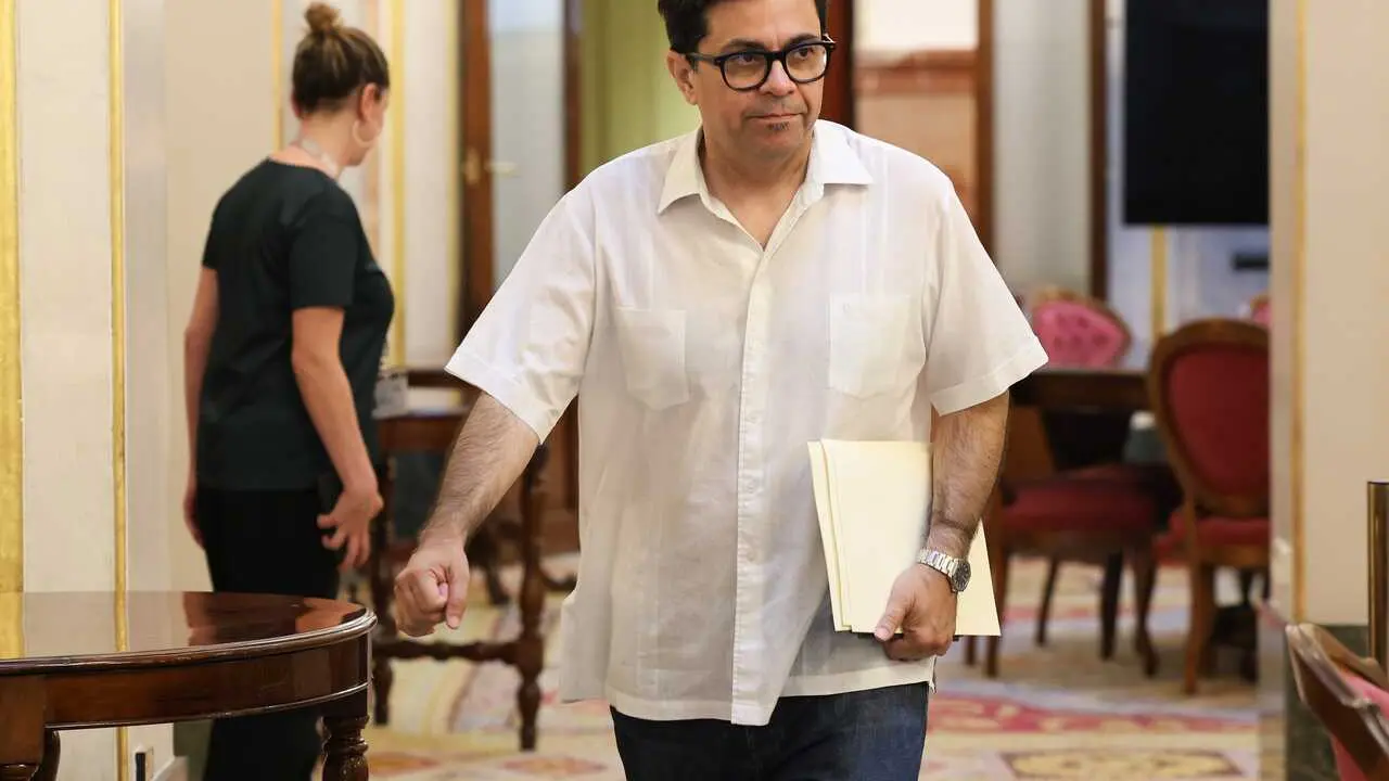 Archivo - El secretario primero de la Mesa y diputado de Sumar, Gerardo Pisarello