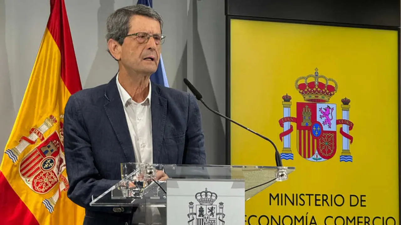 Archivo - Desde 2008 se han eliminado m&aacute;s de 27.000 sucursales bancarias en Espa&ntilde;a y la reducci&oacute;n de personal y el aumento de la presi&oacute;n asistencial sobre las plantillas dificultan una atenci&oacute;n personalizada y suficiente.