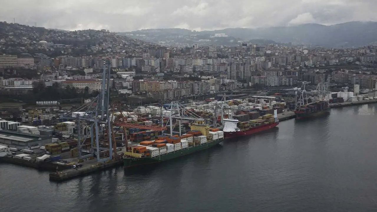 Archivo - Vista a&eacute;rea de la terminal de contenedores del Puerto de Vigo, a 10 de marzo de 2026, en Vigo, Pontevedra, Galicia (Espa&ntilde;a)