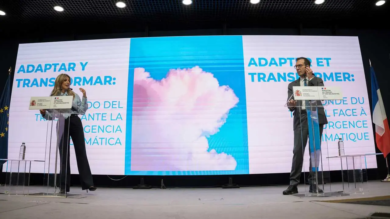 La vicepresidenta segunda y ministra de Trabajo y Econom&iacute;a Social, Yolanda D&iacute;az, y el ministro de Trabajo de Francia, Jean Pierre-Farandou, atienden a los medios este mi&eacute;rcoles en Madrid.