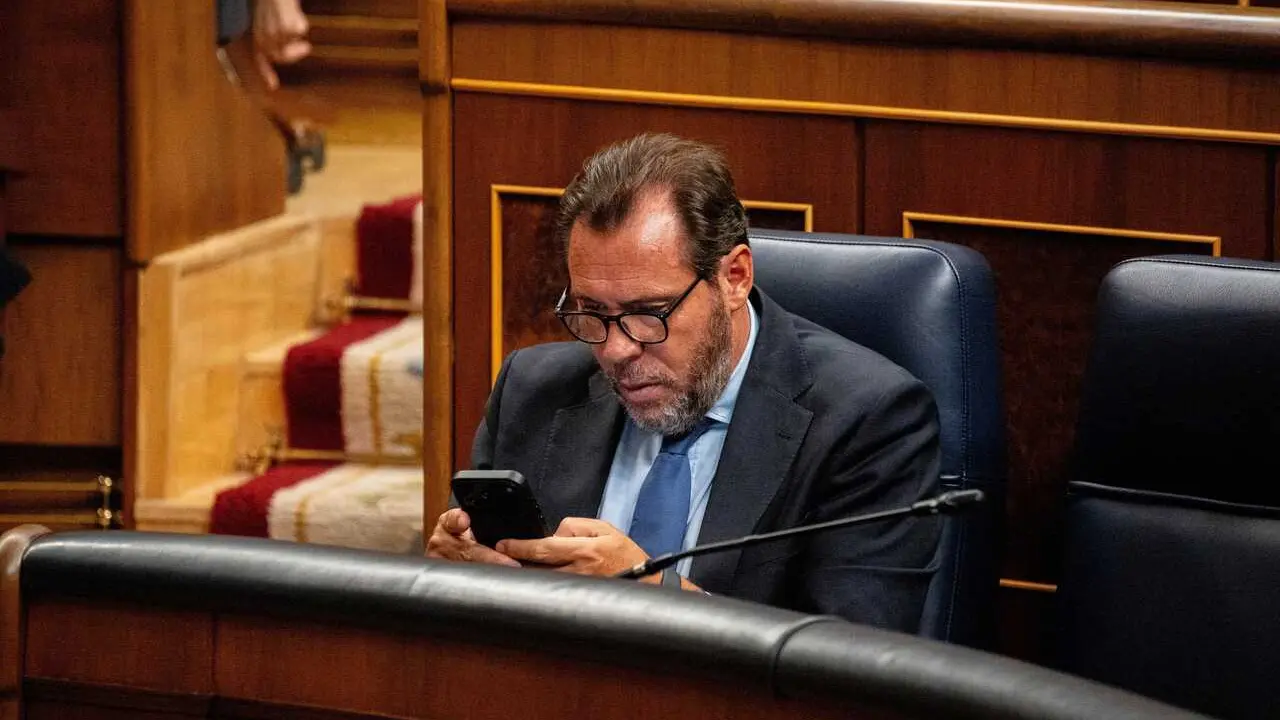 El ministro de Transportes y Movilidad Sostenible, &Oacute;scar Puente, durante una sesi&oacute;n plenaria en el Congreso de los Diputados, a 9 de septiembre de 2026, en Madrid (Espa&ntilde;a). 