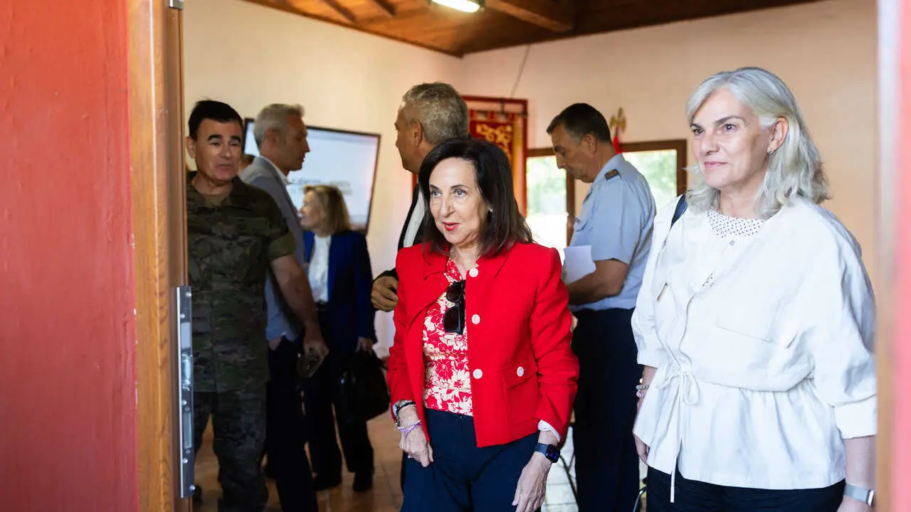 10/9/2026. La ministra Margarita Robles visita las obras de Monte la Reina.