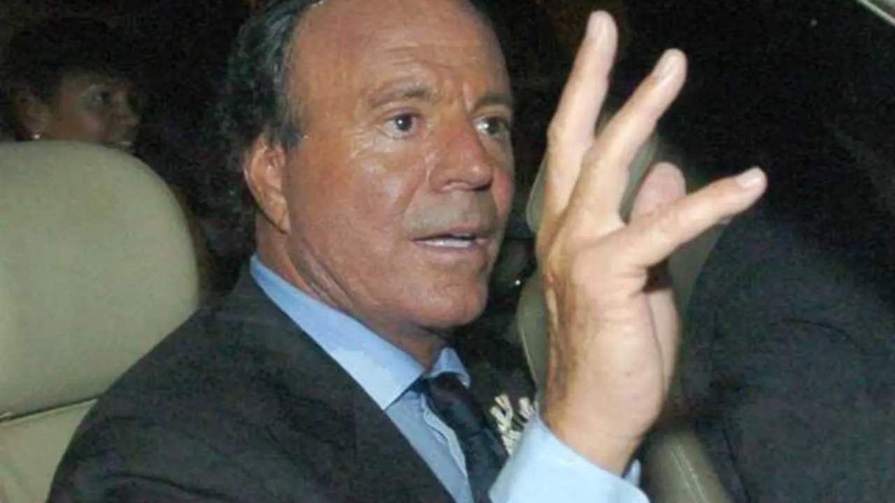 Archivo - JULIO IGLESIAS PREGONERO DE LUJO EN FERIA DE MALAGA 2004