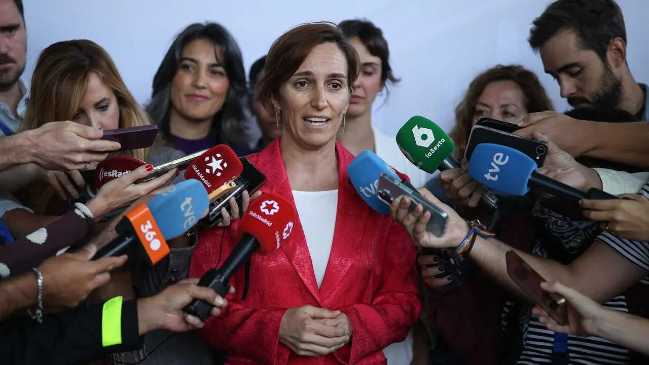 La ministra de Sanidad, M&oacute;nica Garc&iacute;a, atiende a los medios durante el debate sobre el Estado de la Regi&oacute;n en la Asamblea de Madrid, a 11 de septiembre de 2026, en Madrid (Espa&ntilde;a). La presidenta de la Comunidad de Madrid, Isabel D&iacute;az Ayuso, reivindic&oacute; la 