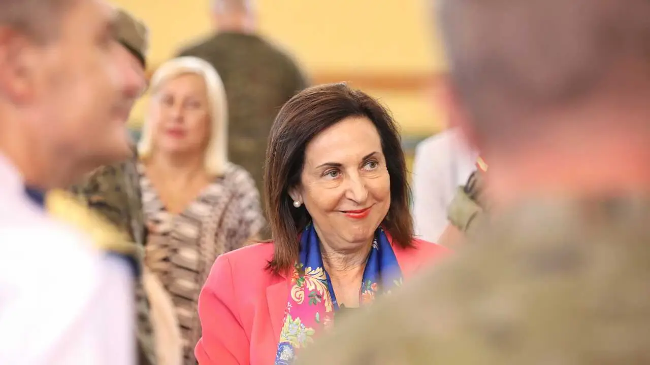 Archivo - La ministra de defensa, Margarita Robles, visita al personal de la misi&oacute;n de asistencia militar de la Uni&oacute;n Europea en apoyo a Ucrania, en la Academia de Infanter&iacute;a de Toledo, a 5 de septiembre de 2025, en Toledo, Castilla-La Mancha (Espa&ntilde;a). 