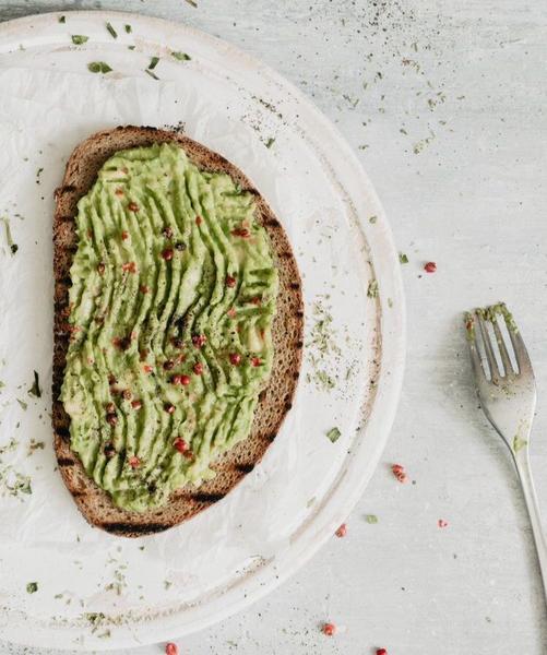 Tostada de aguacate. Pinterest.