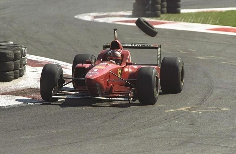 Michael Schumacher compitiendo en Fórmula 1,