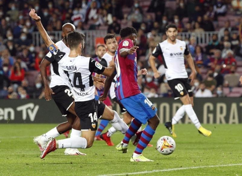 La jugada del penalti de Gayá a Ansu Fati