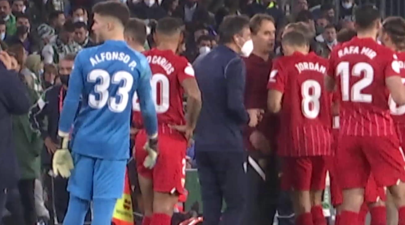 Lopetegui conversando con Jordán